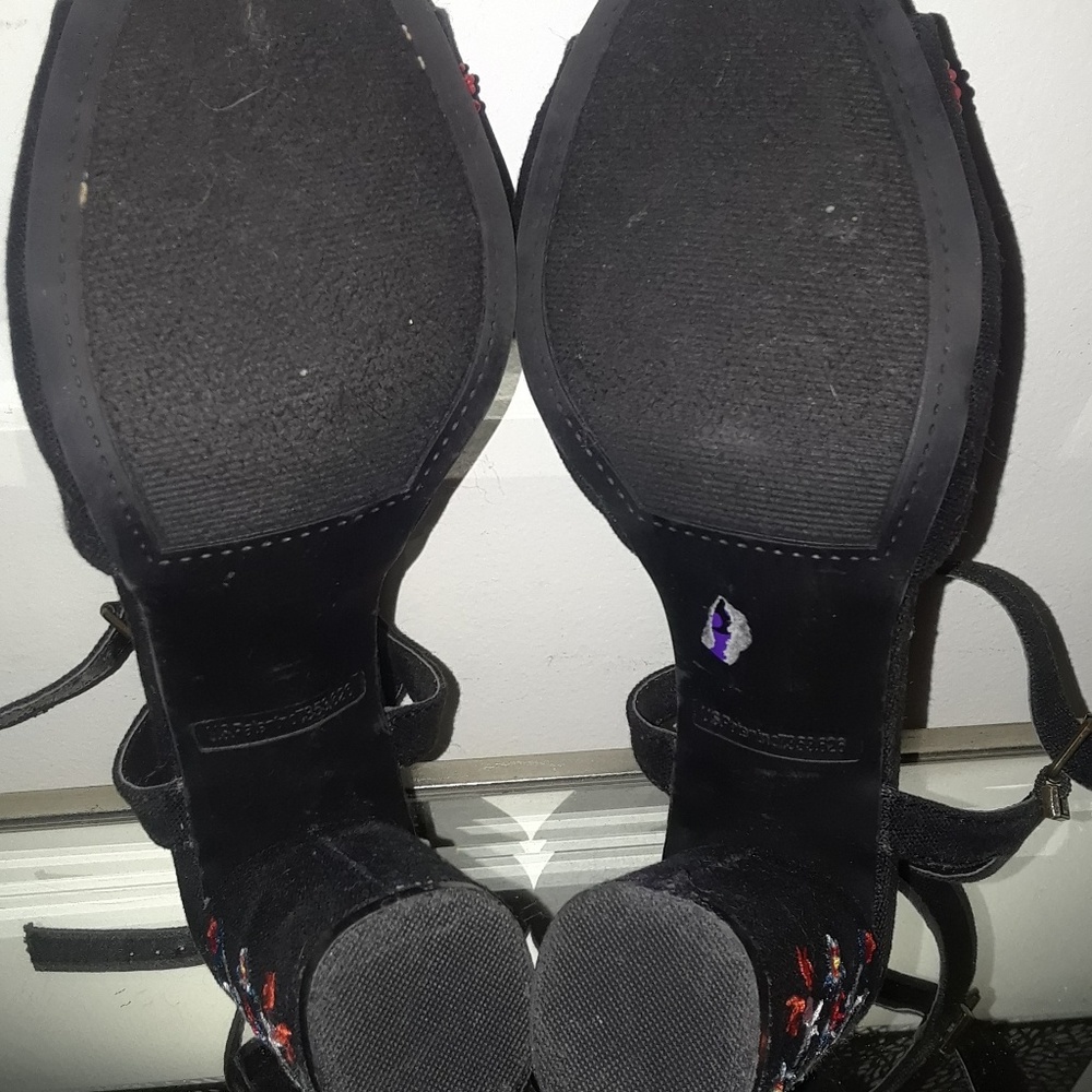 Beaded Block Heels! - Picture 5 of 6